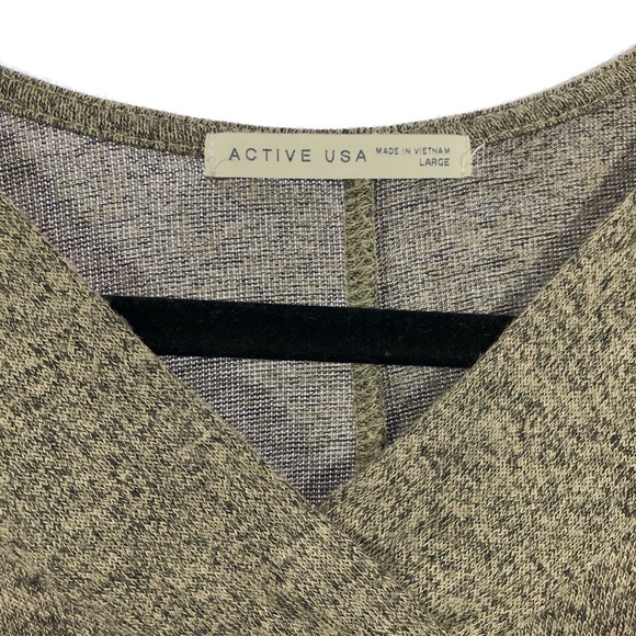 3/$25 Active USA long sleeve size large v neck - Picture 3 of 6